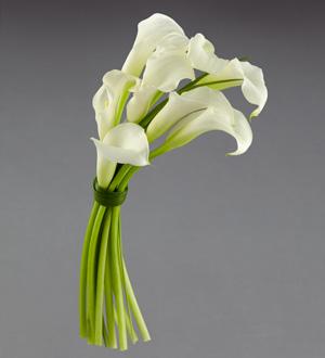 The FTD® Promise to Love You™ Bouquet by Vera Wang Flower Bouquet